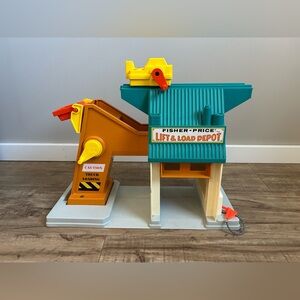 Fisher-Price 1976 Lift & Load Depot Playset vintage nostalgia